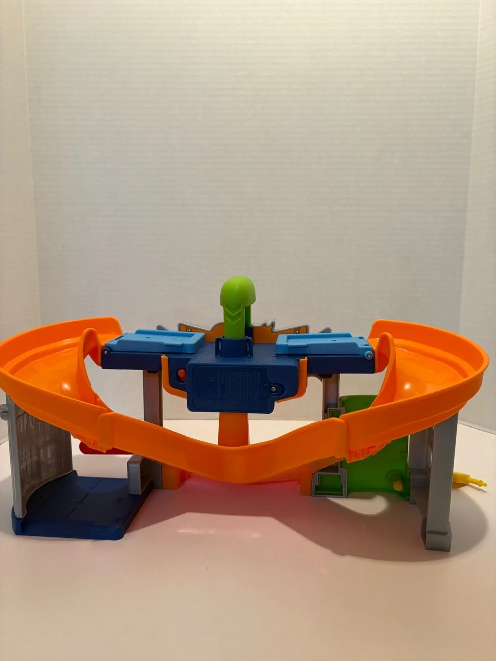 Fisher-Price Little People Hot Wheels Race & Go Track - No Wheelies